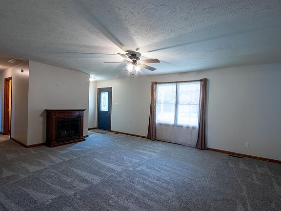 3rd image of 3642 W Serenity Pkwy