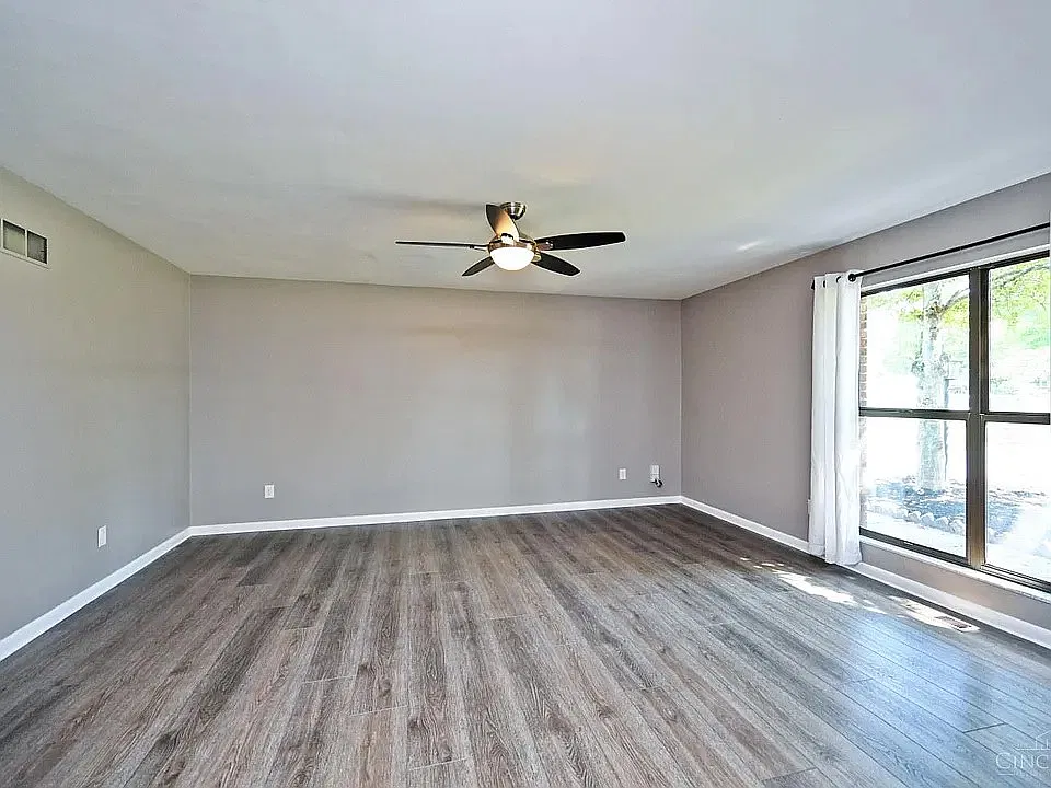 10205 Hightower Ct — Photo 4