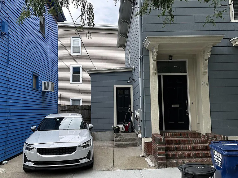 295 Windsor St #3 — Photo 17