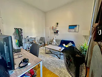 Rented by R New York