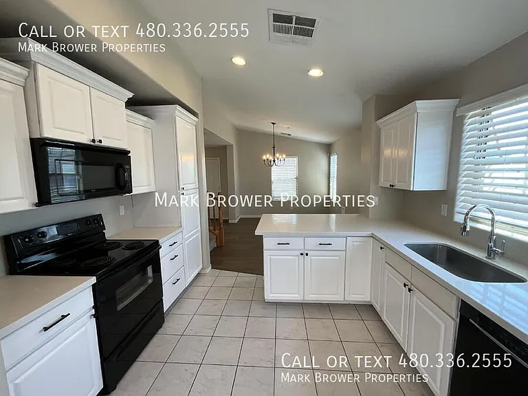 2751 E Bart St — Photo 29