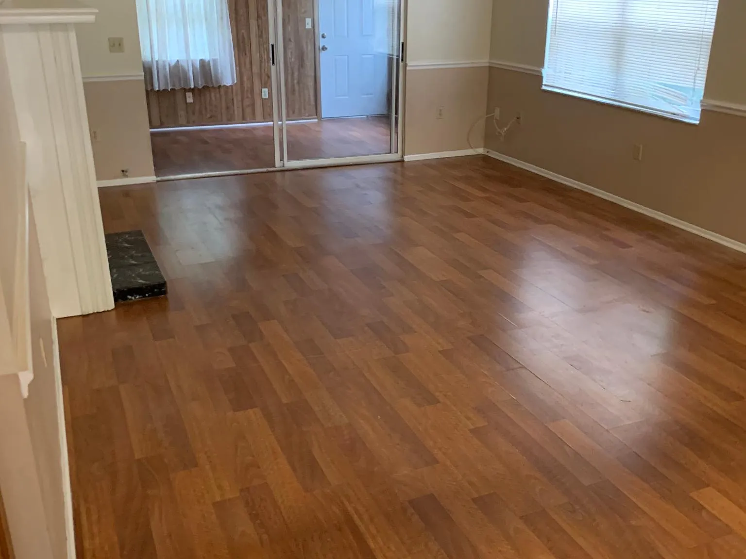 2 bed, 1130 sqft, $2,100 — Photo 2