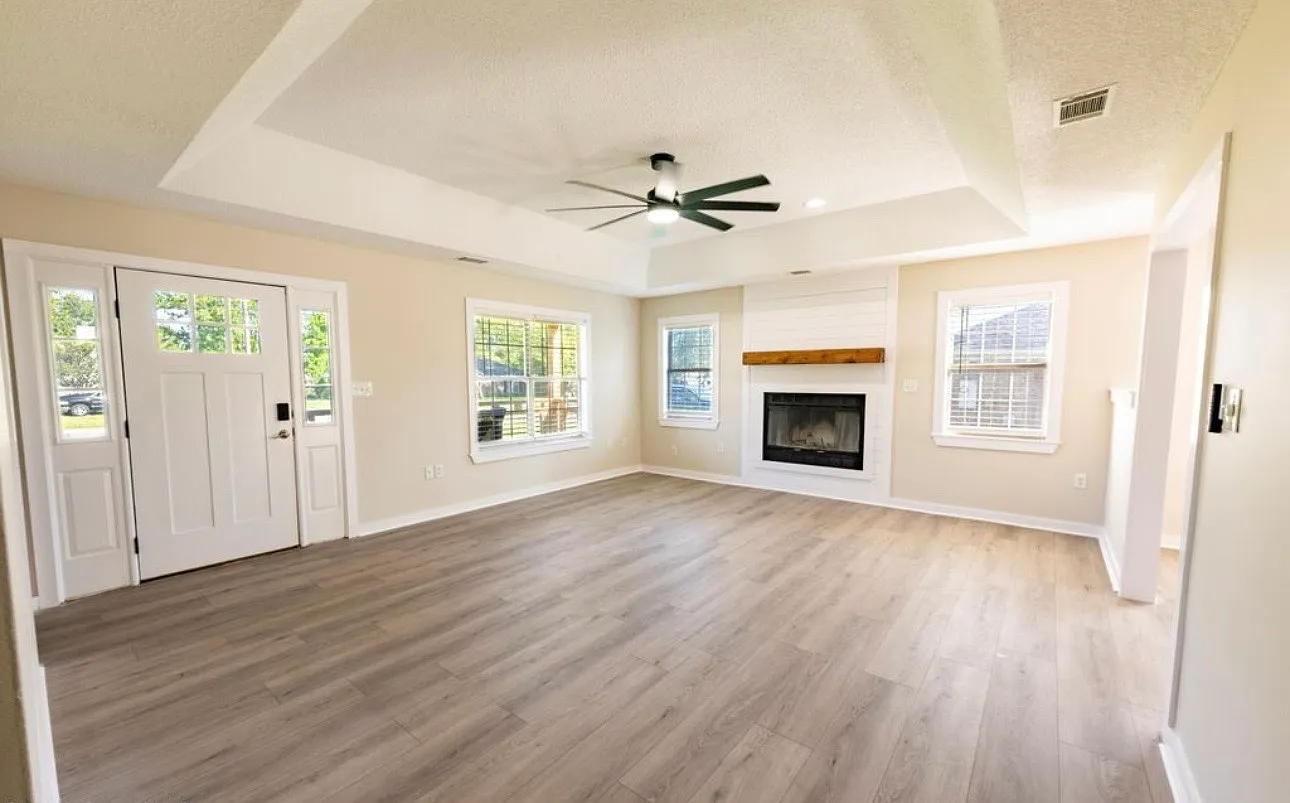 Beautiful Home For Rent — Photo 3