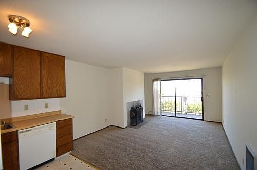 2nd image of 135 Gardenside Dr APT 117
