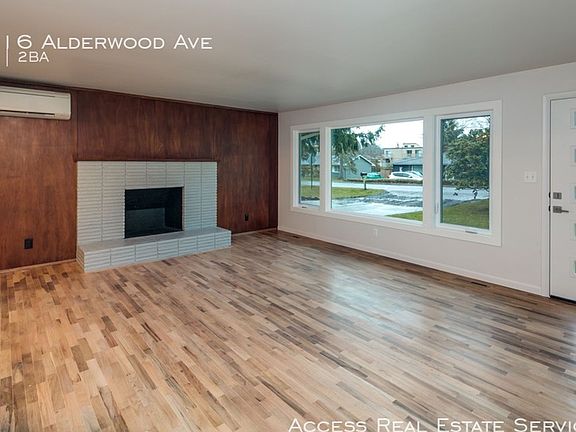 3rd image of 2916 Alderwood Ave