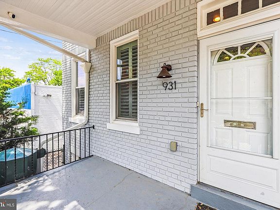 4th image of 931 Farragut St NW