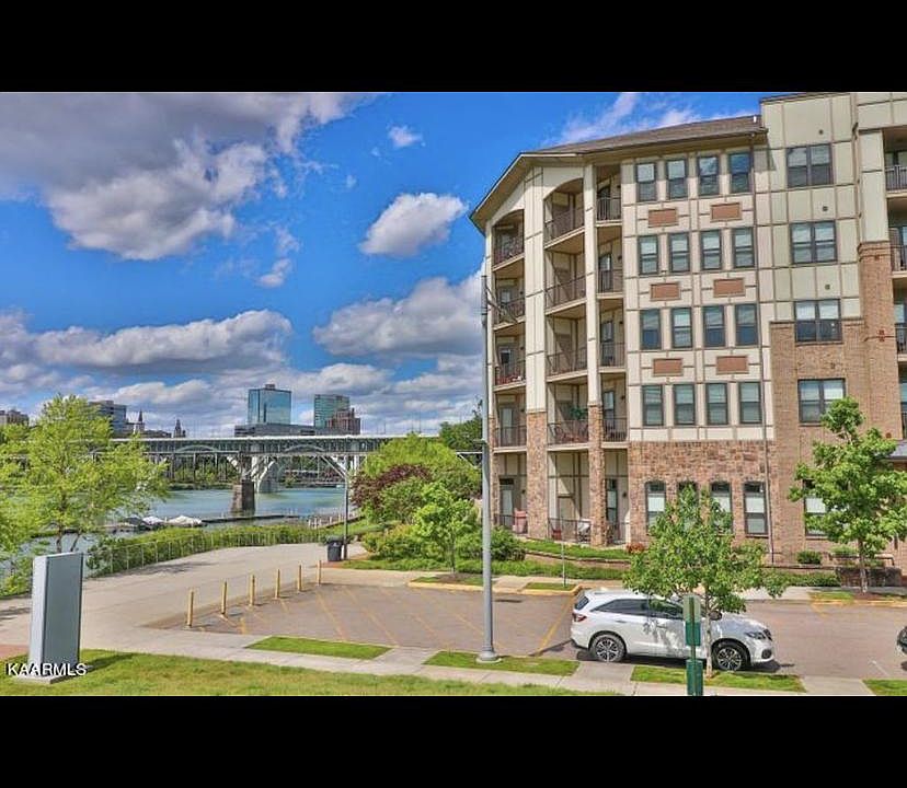 1st image of 445 W Blount Ave APT 520