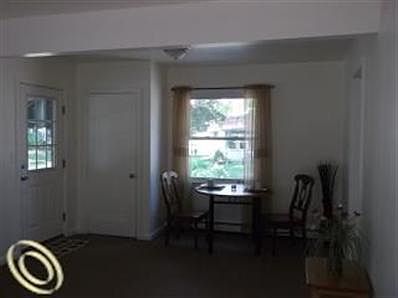 5th image of 605 S Main St