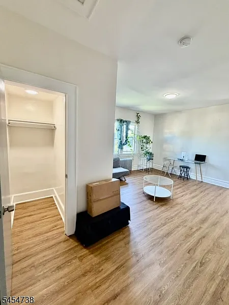 2 bed, 1.0 bath, $1,900 — Photo 3