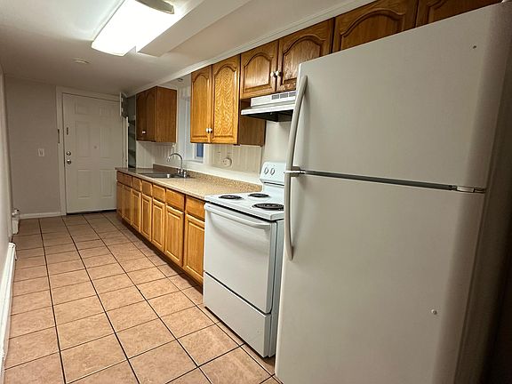2nd image of 282 Morsemere Ave #2