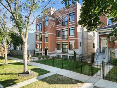633 E Bowen Ave APT 1E, Chicago, IL, 60653