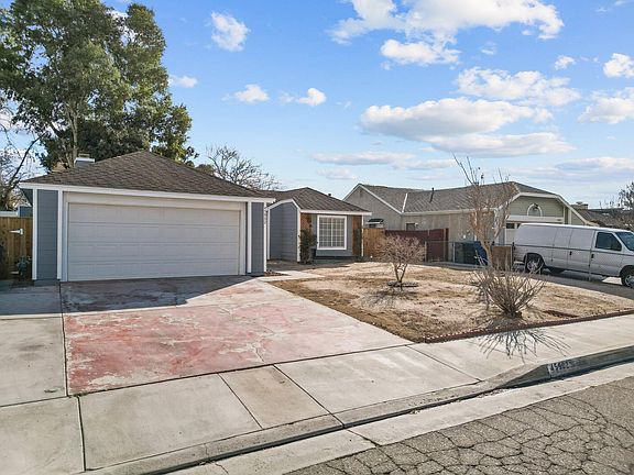 3rd image of 45902 Desert Springs Dr
