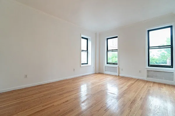 Rented by Camelot Realty Group | media 11