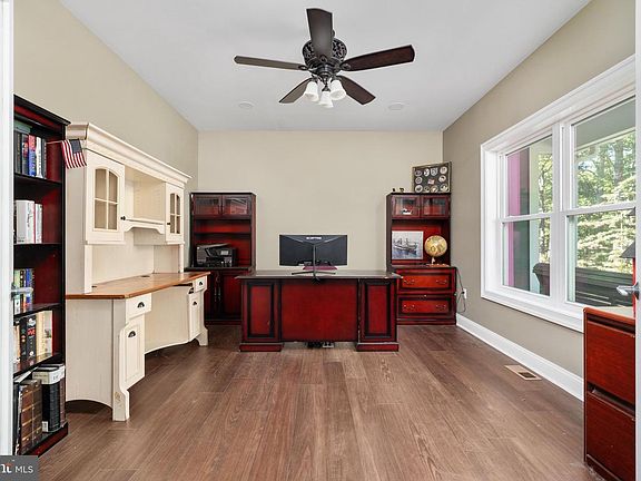 5th image of 449 Vixen Ln