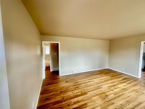 4th image of 1461 E 84th Pl