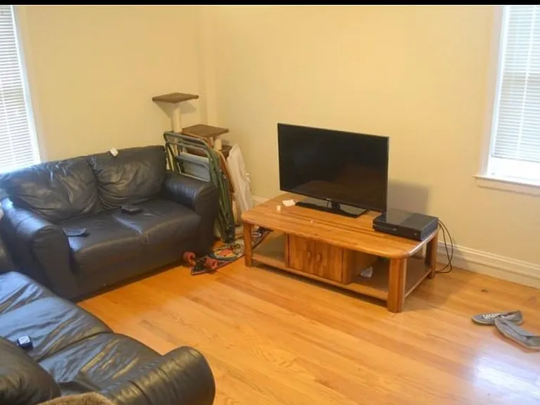 263 Maple Ave #2R — Photo 3