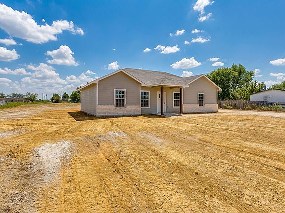 9920 Piper Ln Alvarado TX-print-002-003-Piper Ln 2 of 36-2713x1809-300dpi.jpg