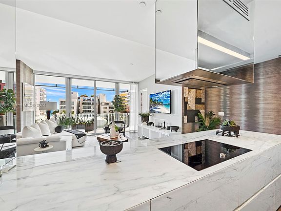 5th image of 120 Ocean Dr #600