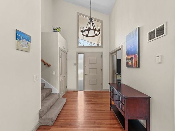 2nd image of 5 Fair Oaks Ct N