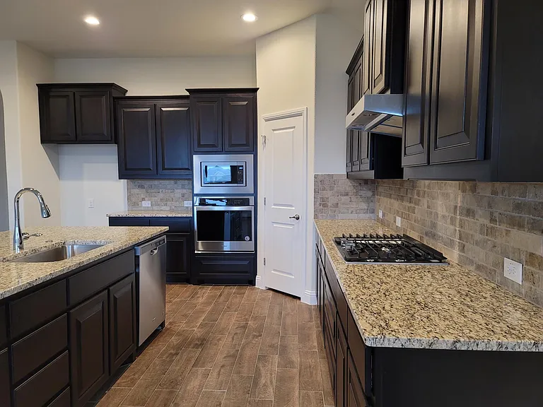 224 Gill Point Ln — Photo 6