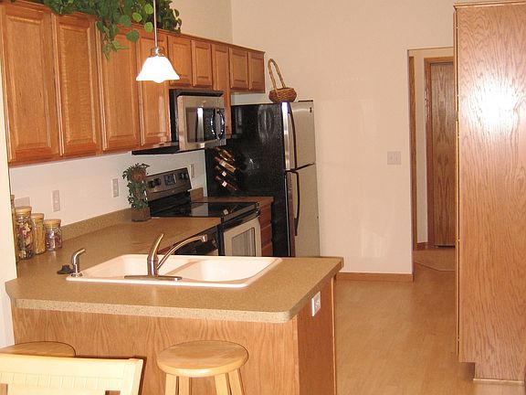 4th image of 8653 Tessman Cir N