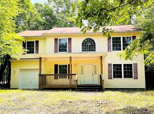 612 Whippoorwill Dr, Bushkill, PA 18324