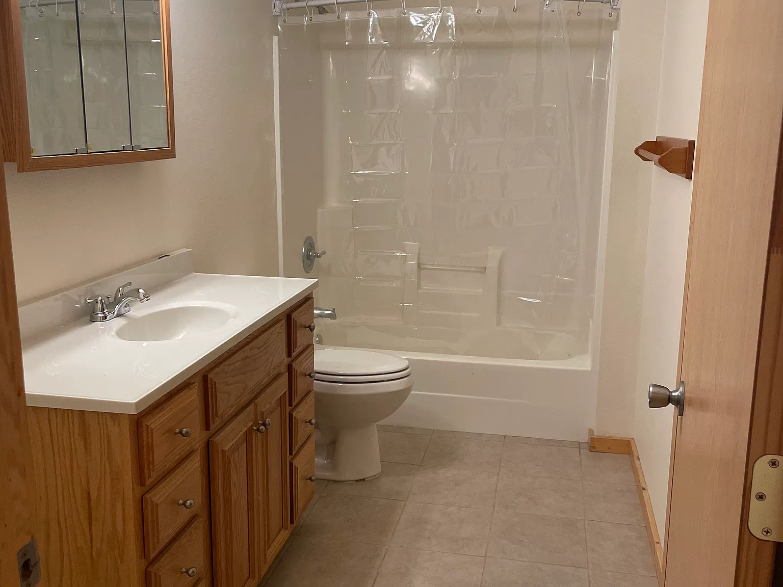 2 bed, 1200 sqft, $1,300 — Photo 3