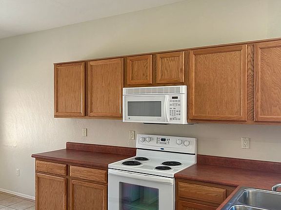 2nd image of 481 W Chardin Dr