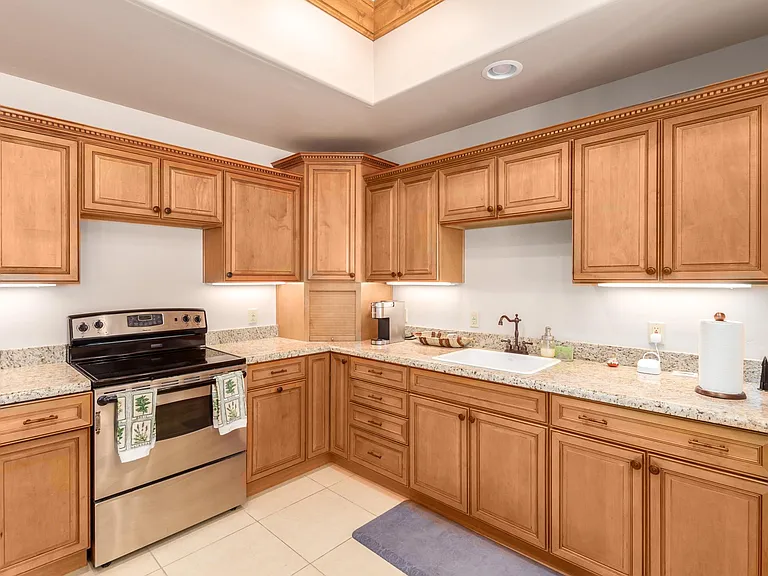 6770 E Skyline Dr — Photo 32