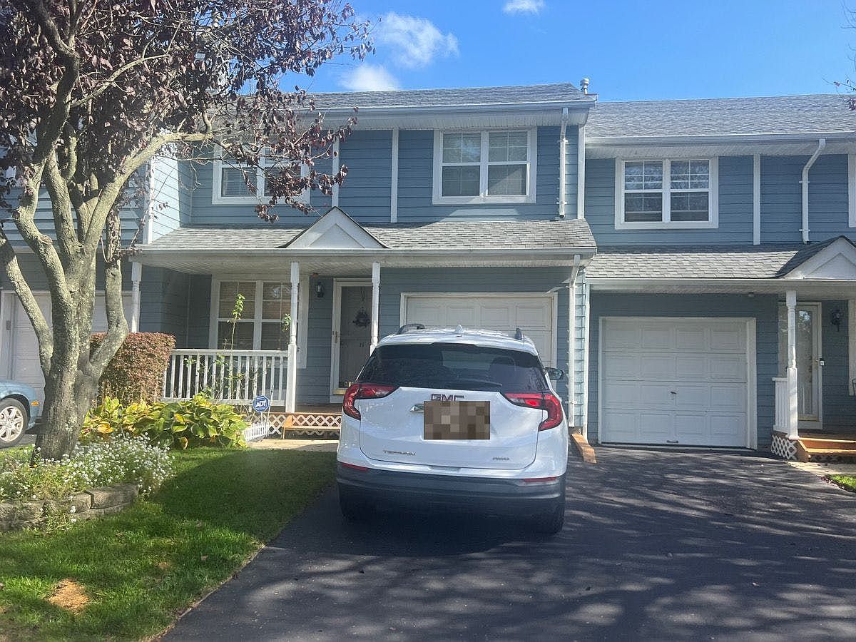 11 Spruce Ln, Central Islip, NY 11722 Zillow
