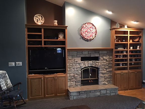 Great room w/fireplace