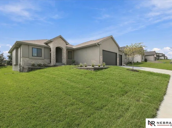 21007 E St, Omaha, NE 68022
