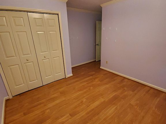 4th image of 525 Jasmine Ct