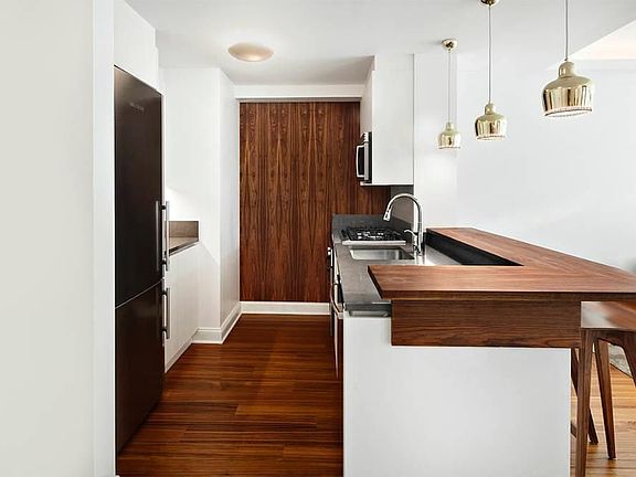3rd image of 57 Reade St APT 6C