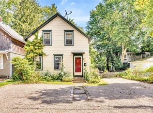 19 Cleveland St, South Kingstown, RI 02879