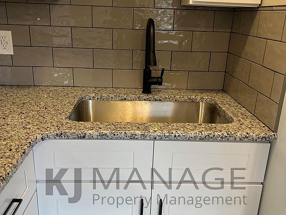 5th image of 2064 Stieber St