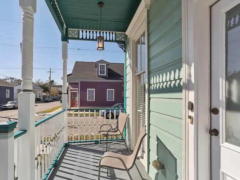 1102 Adams St — Photo 4