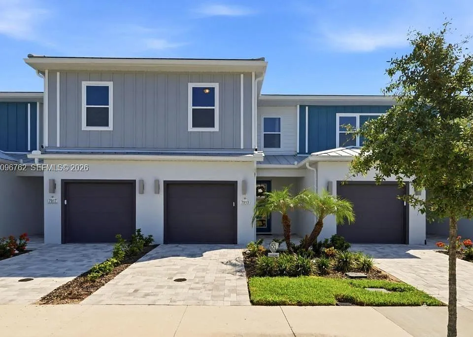 7913 Spectrum Dr #7913