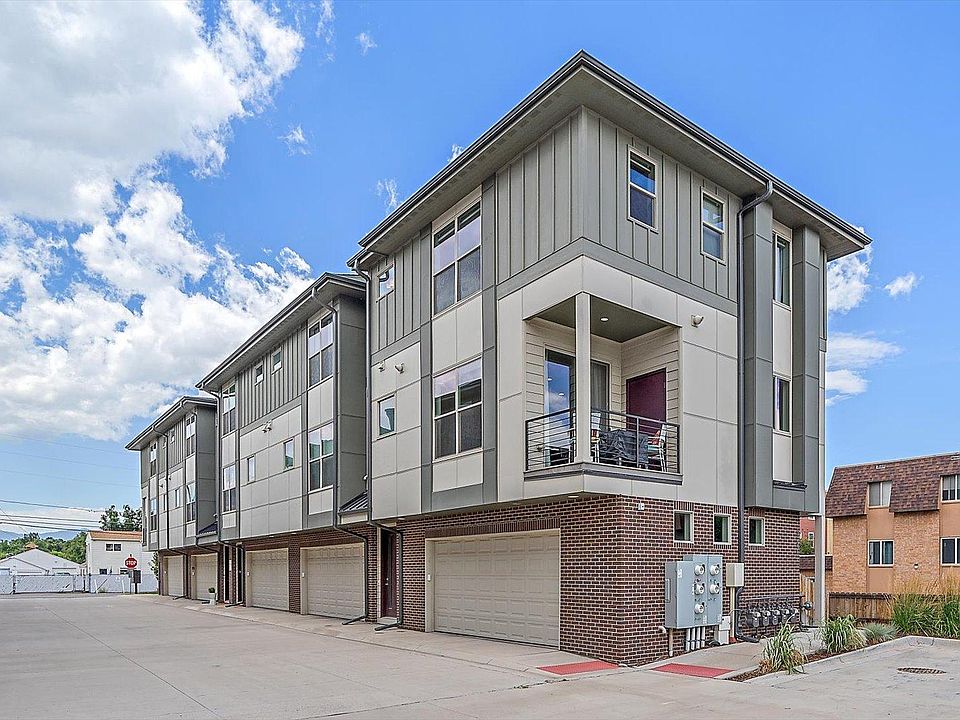 2 bed 3 bath 2 car garage Townhome