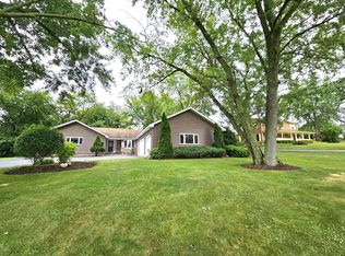 9N663 Santa Fe Trl, Elgin, IL 60124