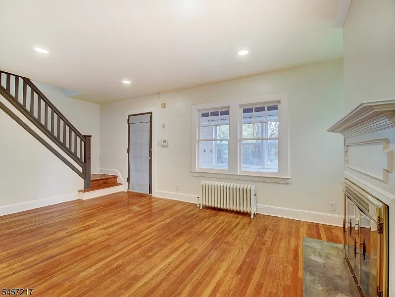 2 bed, 2.0 bath, 1700 sqft, $3,300 — Photo 4
