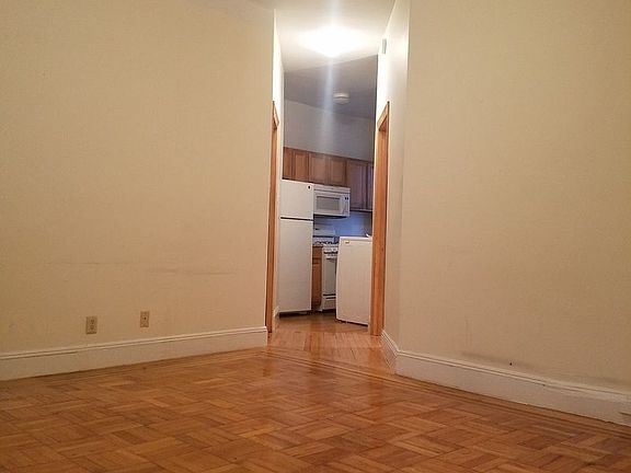 4th image of 226 W 108th St #B3