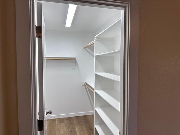 4th image of 1115 NE 10th St #1115