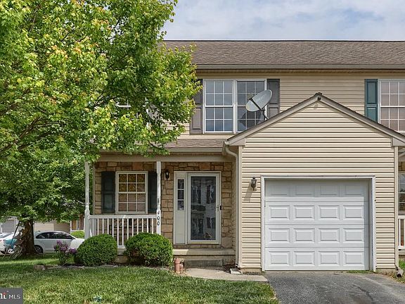 3rd image of 400 Elmshire Dr