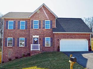 160 Aldwych Ave, Christiansburg, VA 24073