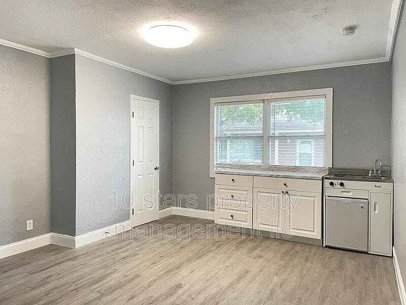 1st image of 407 S Jupiter Ave #2