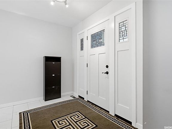 3rd image of 63 METCALFE ROAD