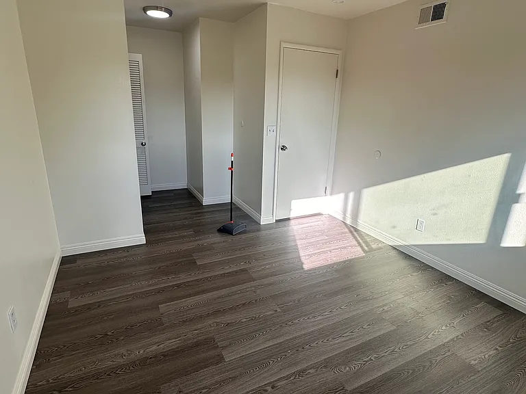 7830 Sinaloa Ave — Photo 10