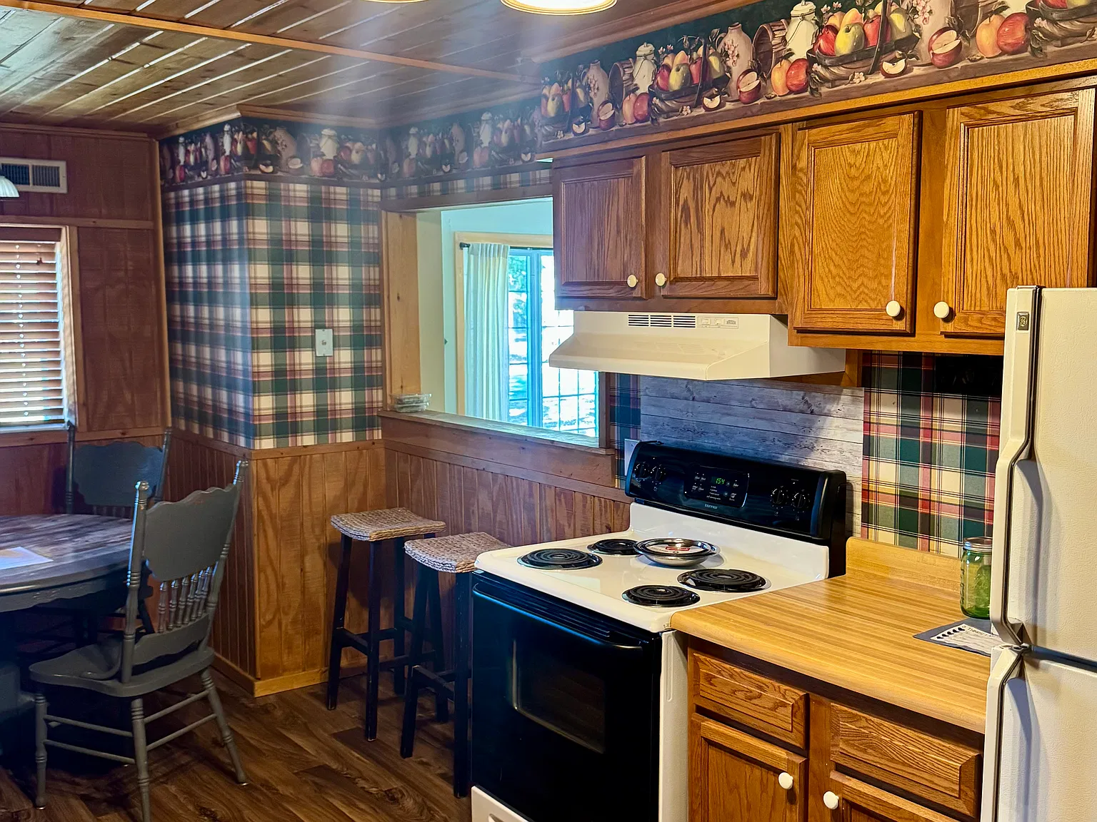 3 bed, 1592 sqft, $1,400 — Photo 3