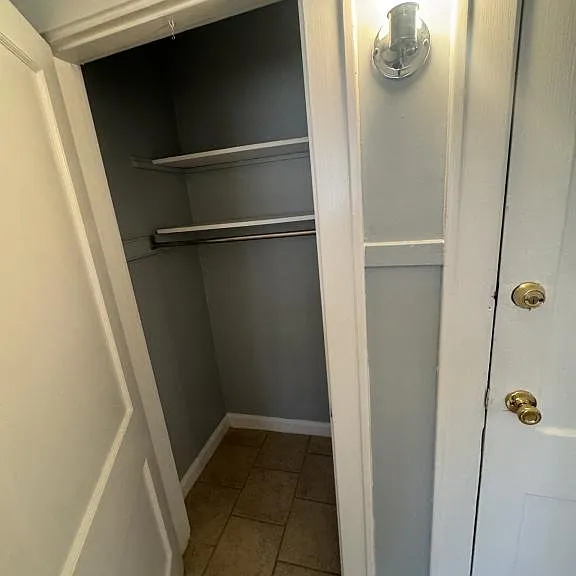2539 Leslie Ave — Photo 12